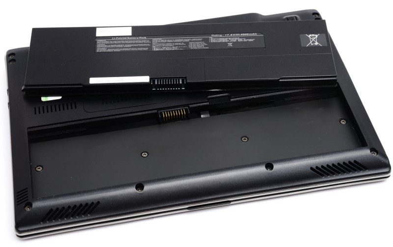 battery outside from the laptop case